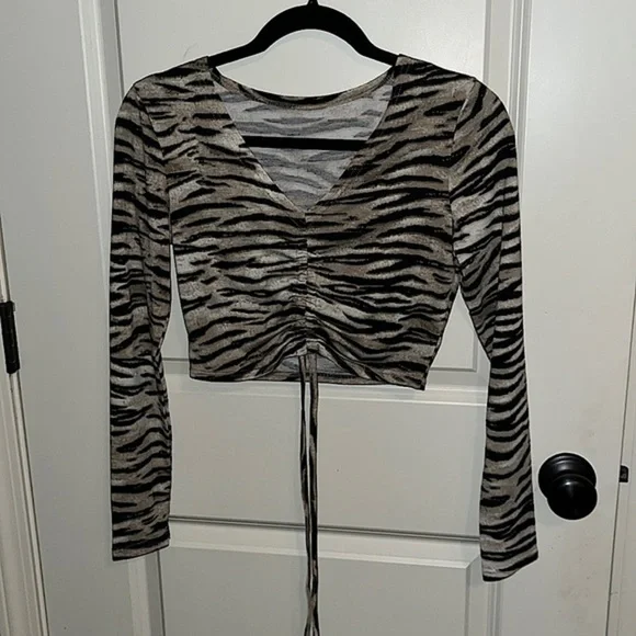 Tiger Print Crop Top Size XS - Picture 2 of 5